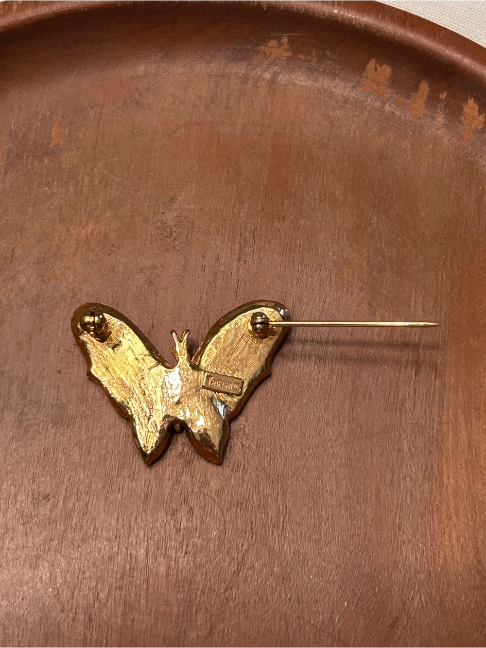 Vintage Trifari Gold Butterfly Brooch with Pearl Detailing - Picture 5 of 6